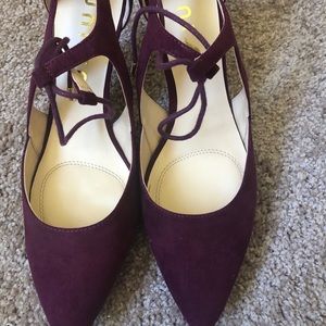 Barely worn dark red heel